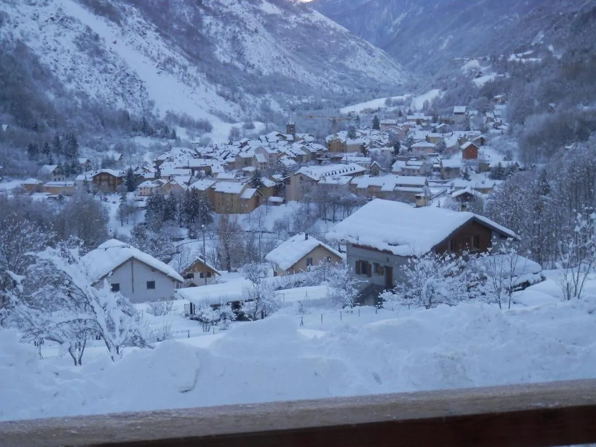 Appartement Chalet Individuel Tres Ensoleille Au Calme Vue Imprenable Saint-Étienne-de-Tinée